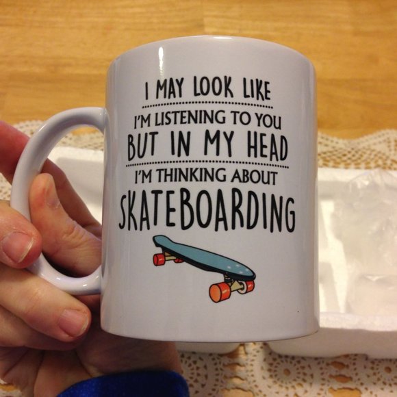 Humorous coffee cup, thinking of skateboarding - Picture 3 of 6